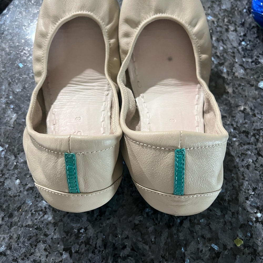 Cream Tieks